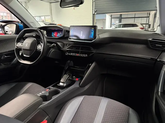 Peugeot e-2008 EV Allure 50 kWh 2020 Elektrisch 25