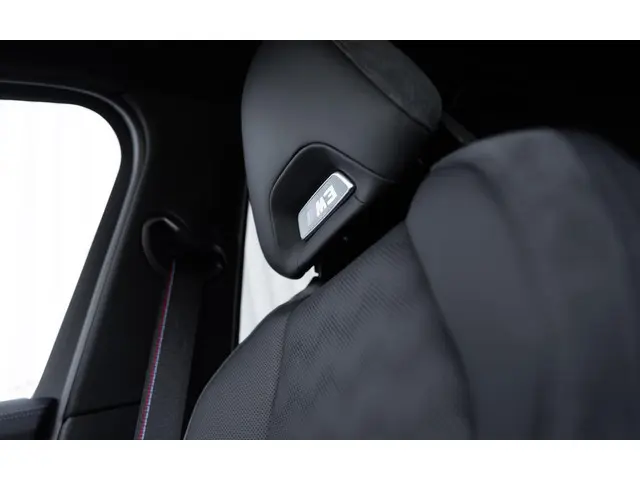 BMW M3 3-serie Touring xDrive Competition 2024 Benzine 44