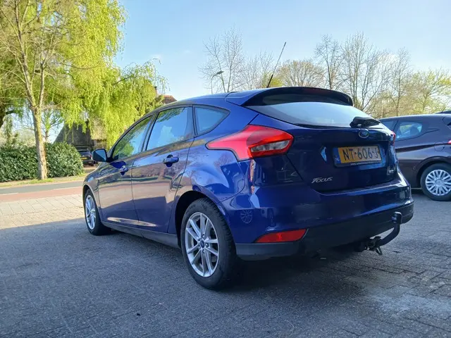 Ford Focus 1.0 Lease Edition, Start moeilijk 2017 Benzine 7