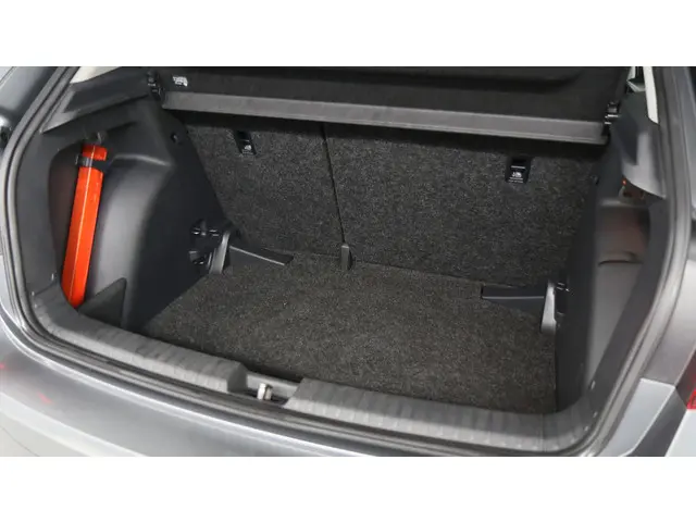 Škoda Fabia 1.0 TSI 95pk Selection 2024 Benzine 40