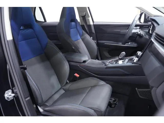 Lynk & Co 01 1.5 2023 Hybride Benzine 42