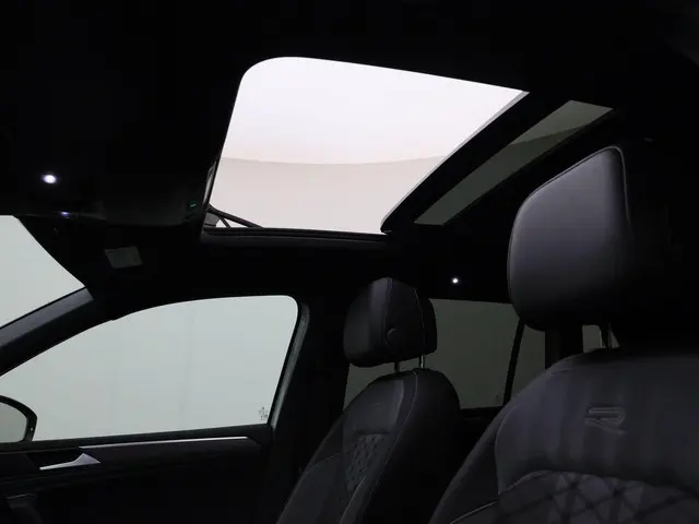 Volkswagen Tiguan 1.5 Tsi 150pk DSG R-Line 2024 Benzine 36