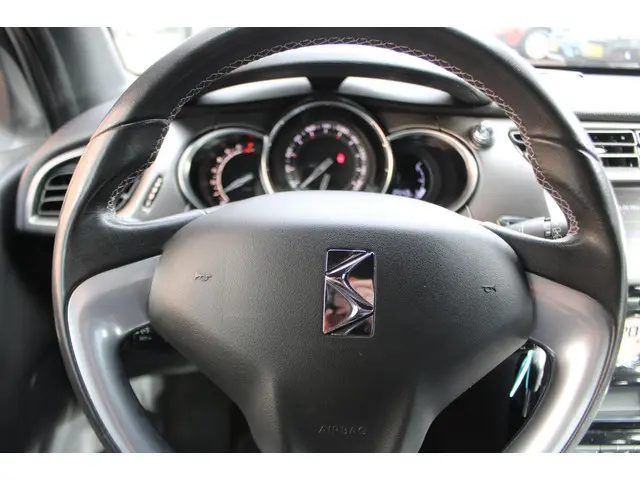 DS DS 3 1.2 PureTech Business 2016 Benzine 14