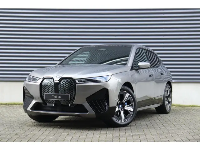 BMW iX xDrive40 High Executive 2025 Elektrisch 37