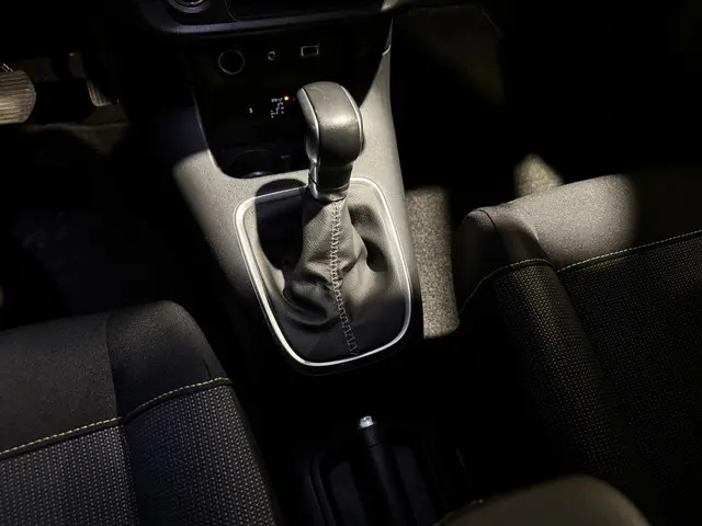 Citroën C3 1.2 PureTech S&S Shine 2017 Benzine 27