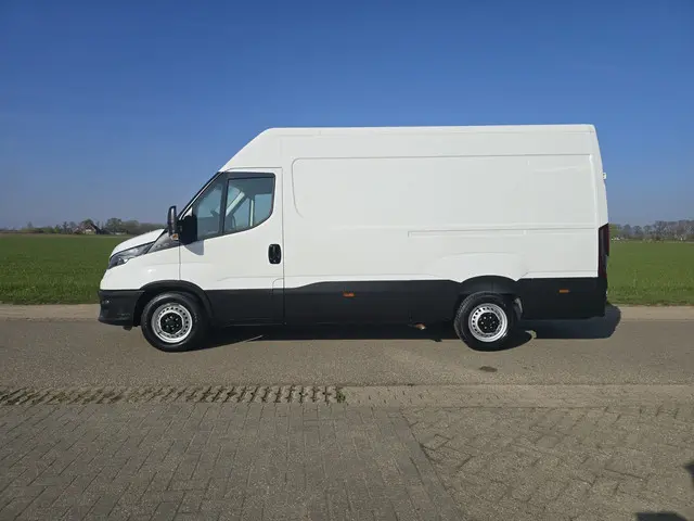 Iveco Daily 35S14V 2.3 352L H2 2022 Diesel 2
