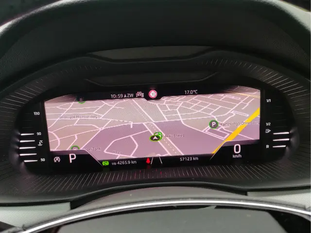 Škoda Kamiq 1.0 TSI DSG Sport Business 2021 Benzine 18