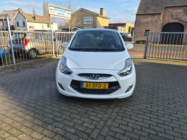 Hyundai ix20 1.6i i-Catcher Automaat. 2012 Benzine 13