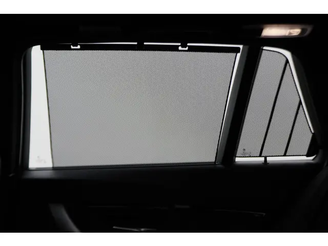 BMW 3 Serie Touring 318i M Sport Edition 2018 Benzine 13