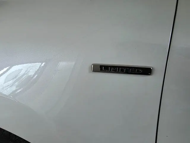 Renault Clio Estate 0.9 TCe Limited 2019 Benzine 18