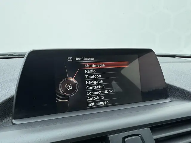 BMW 2 Serie Coupé 218i M Sport Trekhaak 2016 Benzine 14