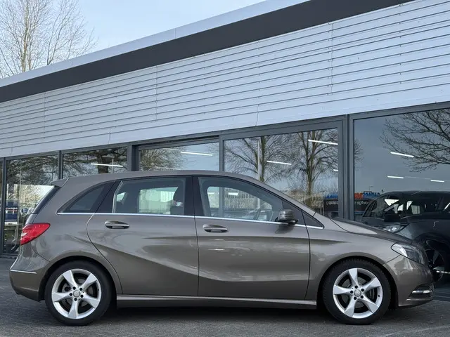 Mercedes-Benz B-Klasse 180 Prestige 2014 Benzine 8