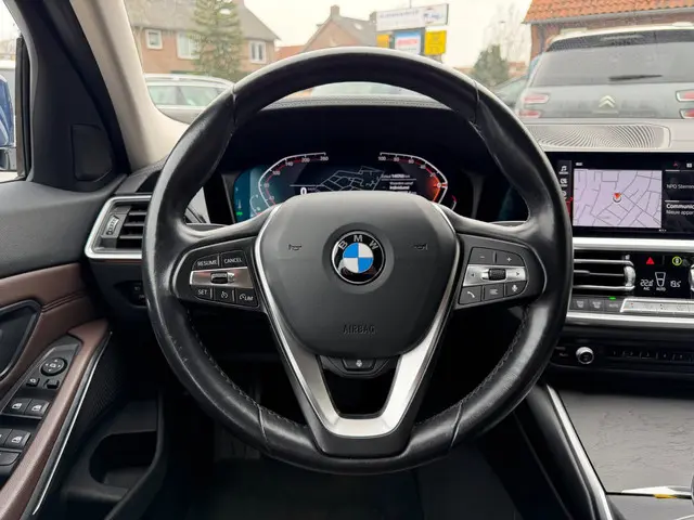 BMW 3 Serie 318i Business Edition Plus 2022 Benzine 10