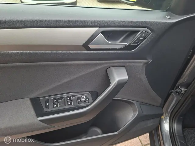 Volkswagen T-Roc 1.0 TSI Style Business 2021 Benzine 19