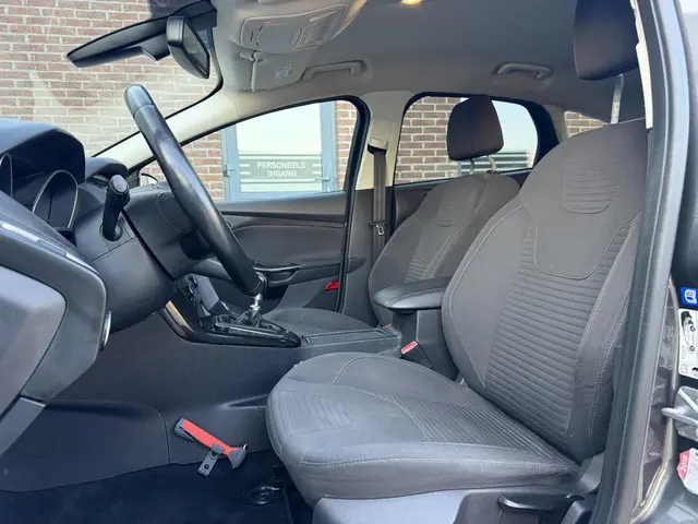 Ford Focus 1.0 Titanium 2016 Benzine 9