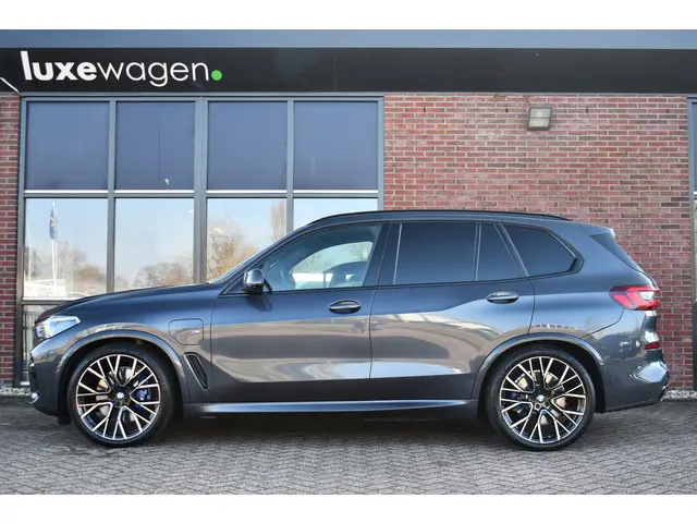 BMW X5 xDrive45e M-Sport 2021 Hybride Benzine 53