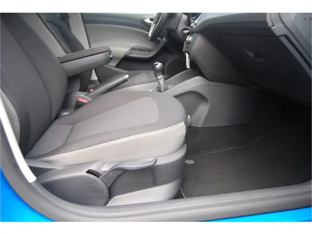 SEAT Ibiza 1.0 EcoTSI Style Connect 2016 Benzine 32