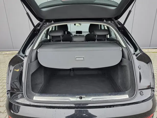 Audi Q3 1.4 TFSI CoD Adrenalin Automaat 2016 Benzine 9