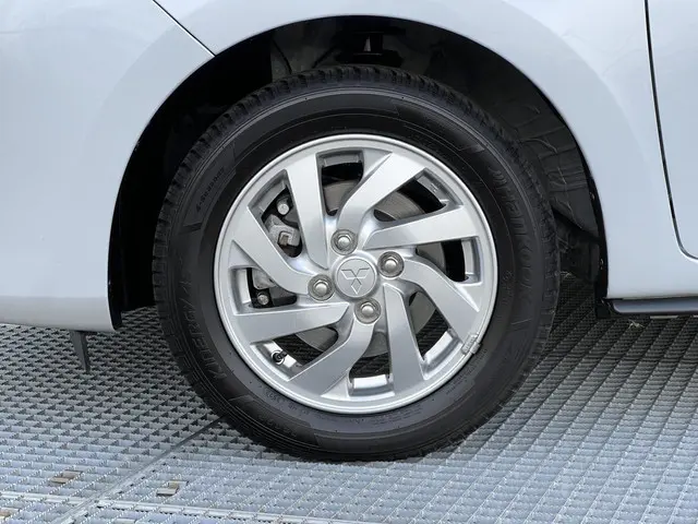 Mitsubishi Space Star 1.2 Dynamic 2024 Benzine 27