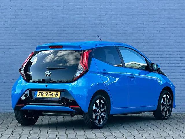 Toyota Aygo 1.0 VVT-i x-joy 5 deurs 2019 Benzine 8