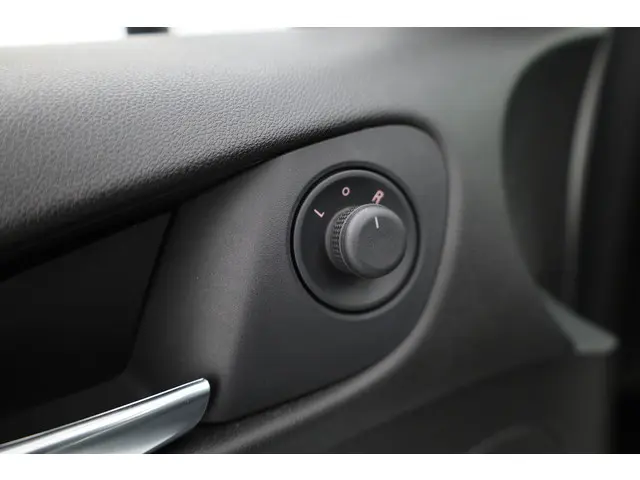 Opel ADAM 1.0 Turbo Rocks 2017 Benzine 7