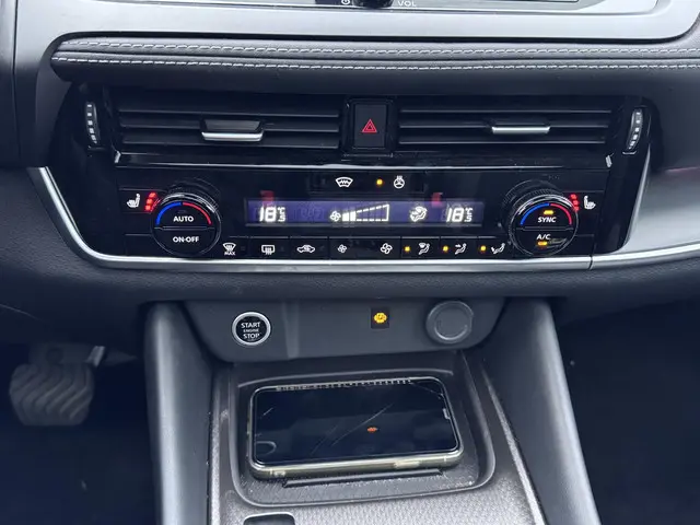 Nissan QASHQAI 1.3 MHEV Xtronic N-Connecta 2025 Benzine 32