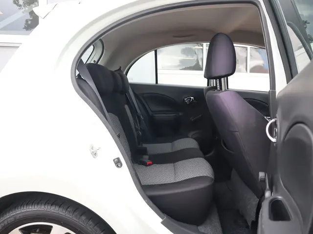Nissan Micra 1.2 Connect Edition 2014 Benzine 16