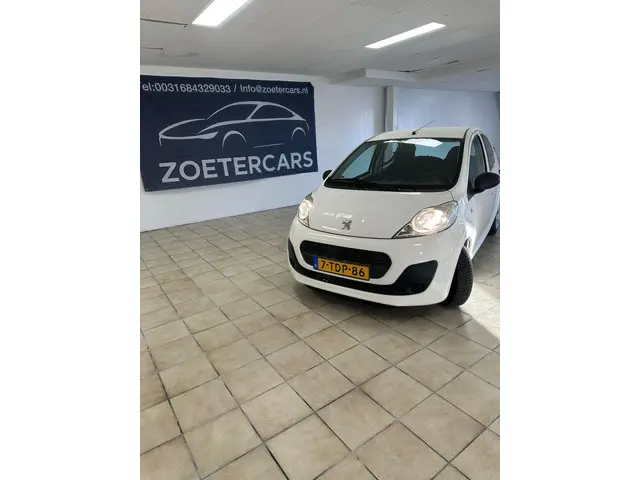 Peugeot 107 1.0 Access Accent 2014 Benzine