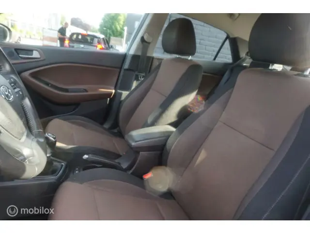 Hyundai i20 1.0 T-GDI Comfort 2018 Benzine 8