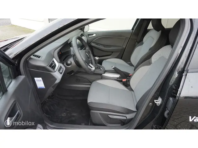 Mitsubishi Colt 1.0T MT Intense 2024 Benzine 9