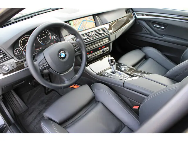 BMW 5 Serie 520i Executive 2014 Benzine 2