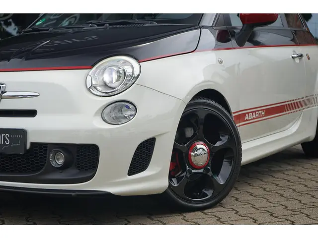 Abarth 500C 1.4 T-Jet Estetico 2012 Benzine 31