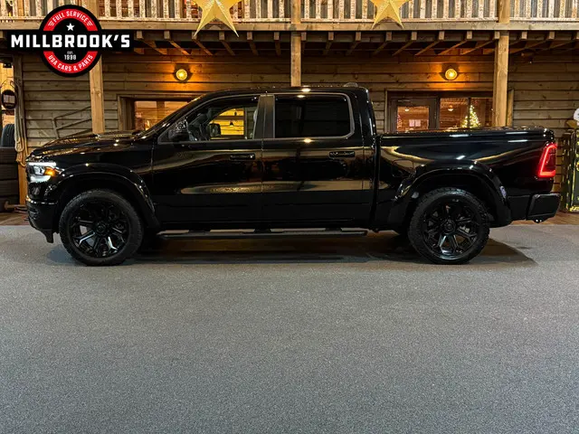 Dodge Ram 1500 5.7 V8 Laramie 2023 LPG/Gas 3