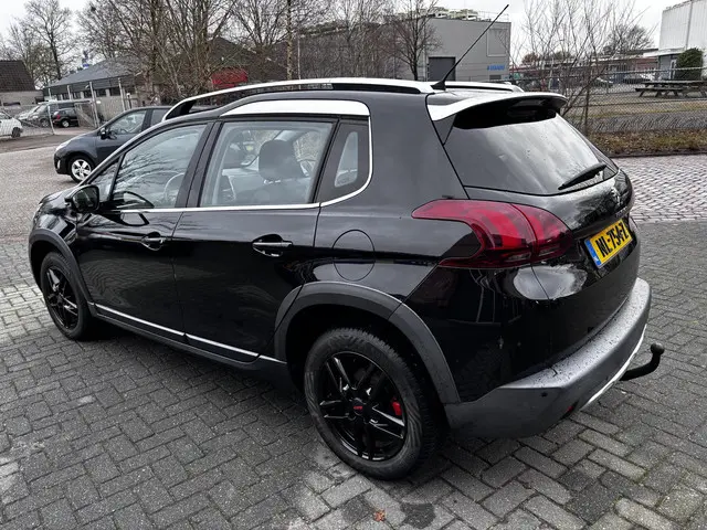 Peugeot 2008 1.2 PureTech Allure 2017 Benzine 3