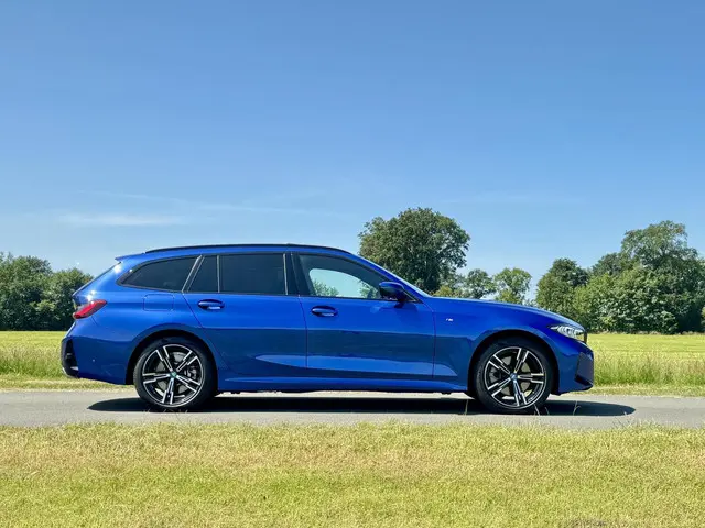 BMW 3 Serie Touring 330e xDrive 2024 Hybride Benzine 26