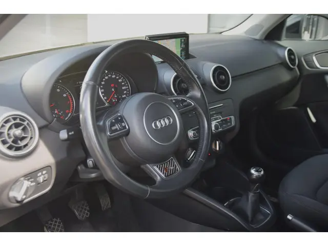 Audi A1 Sportback 1.0 TFSI Adrenalin S line 2017 Benzine 6