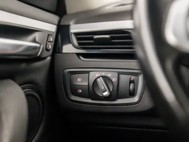 BMW X1 sDrive18i High Executive 2016 Benzine 22