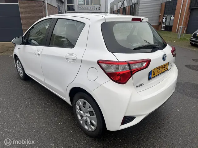 Toyota Yaris 1.5 Hybrid Active 2019 Hybride Benzine 6