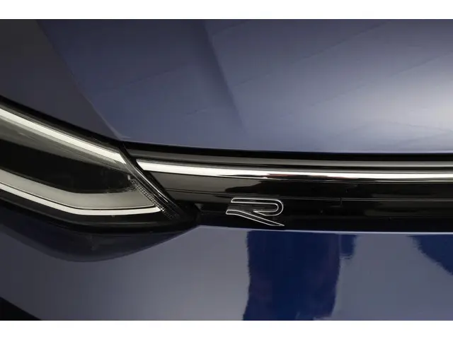 Volkswagen Golf 1.5 eTSI DSG R-Line 2022 Benzine 23