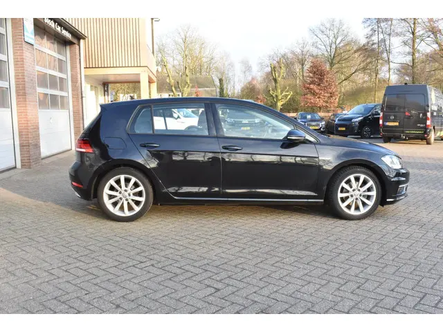 Volkswagen Golf 1.5 TSI Highline 2019 Benzine 3
