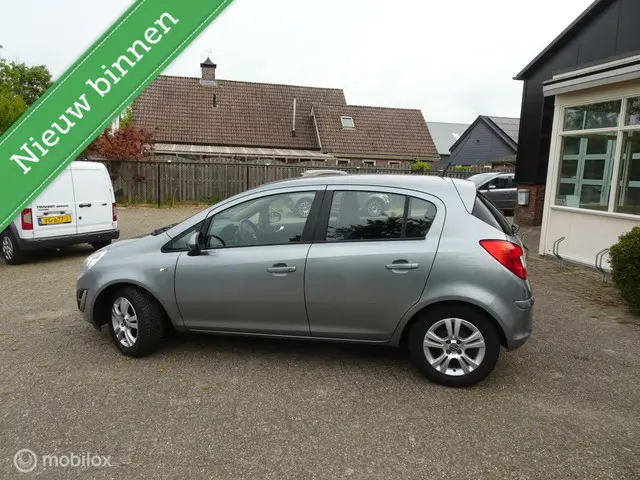 Opel Corsa 1.2 EcoFlex Selection 2013 Benzine 4