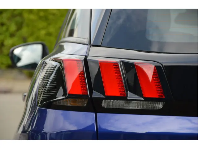 Peugeot 3008 1.2 PureTech Access 2018 Benzine 27