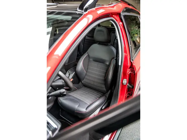 Peugeot 2008 1.2 PureTech GT-line 2018 Benzine 19