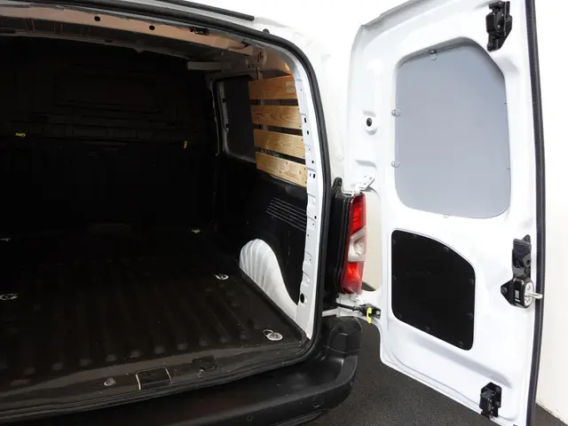 Opel Combo 102pk L1H1 2023 Diesel 36