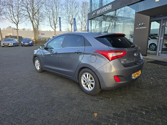 Hyundai i30 1.6 VERKOCHT 2015 Benzine 4