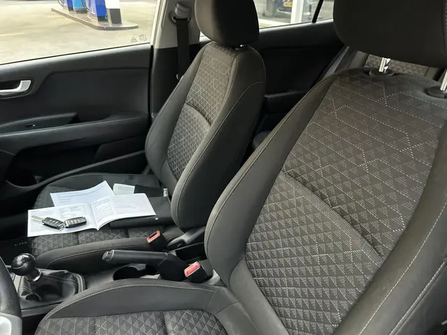 Kia Rio 1.2 62 KW Apple Carplay Navi 2020 Benzine 13