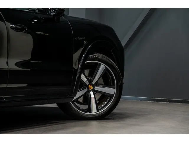 Porsche Cayenne Coupé 3.0 E-Hybrid 2024 Hybride Benzine 12