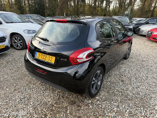 Peugeot 208 1.2 VTi Active,Airco,Cruise,5drs! 2013 Benzine 15