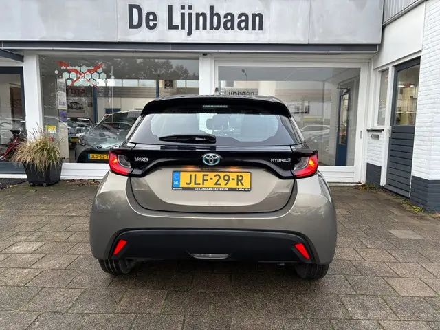 Toyota Yaris 1.5 Hybrid Dynamic 2023 Hybride Benzine 11
