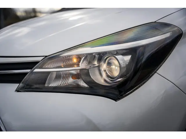 Toyota Yaris 1.0 VVT-i Trend 2015 Benzine 7